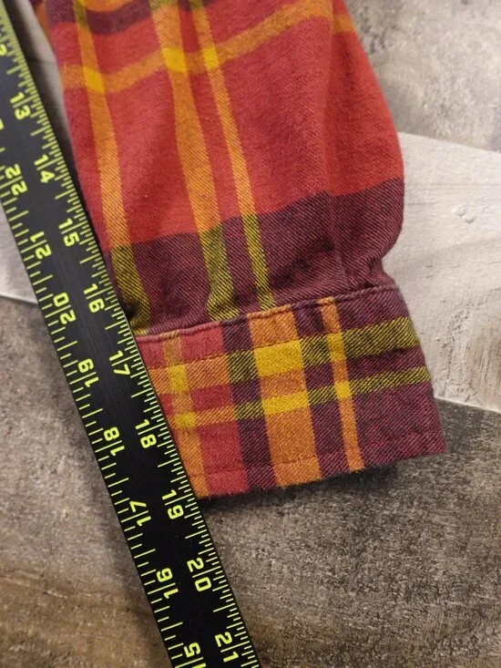 Duluth Trading Free Swingin’ Flannel Shirt Women’s Small Red Plaid Workwear - Picture 6 of 8